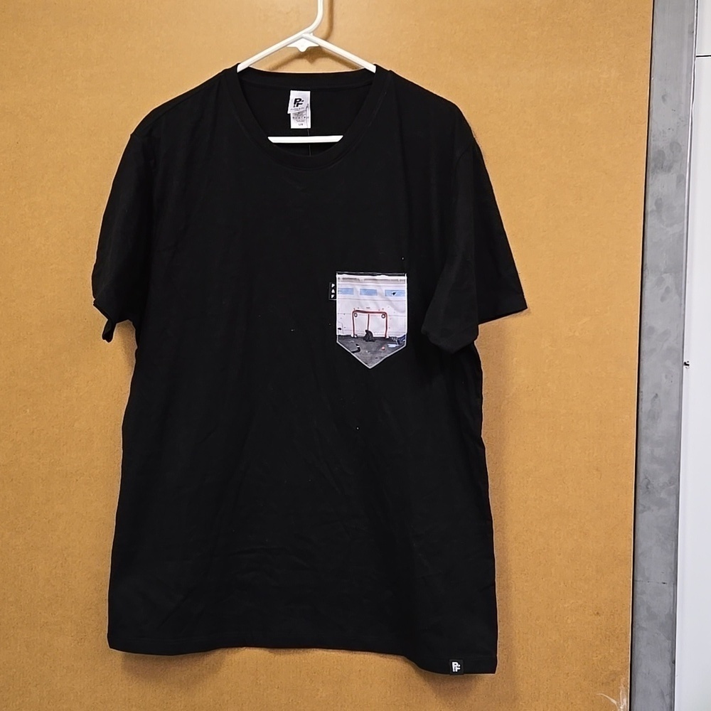 Poches & Fils Size L Black Hockey Themed Crew Neck T-Shirt